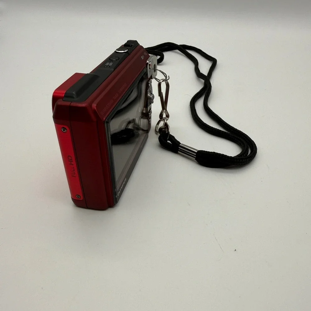 Olympus Tough TG-820 Digital Camera Red 12MP Waterproof Shockproof With Case